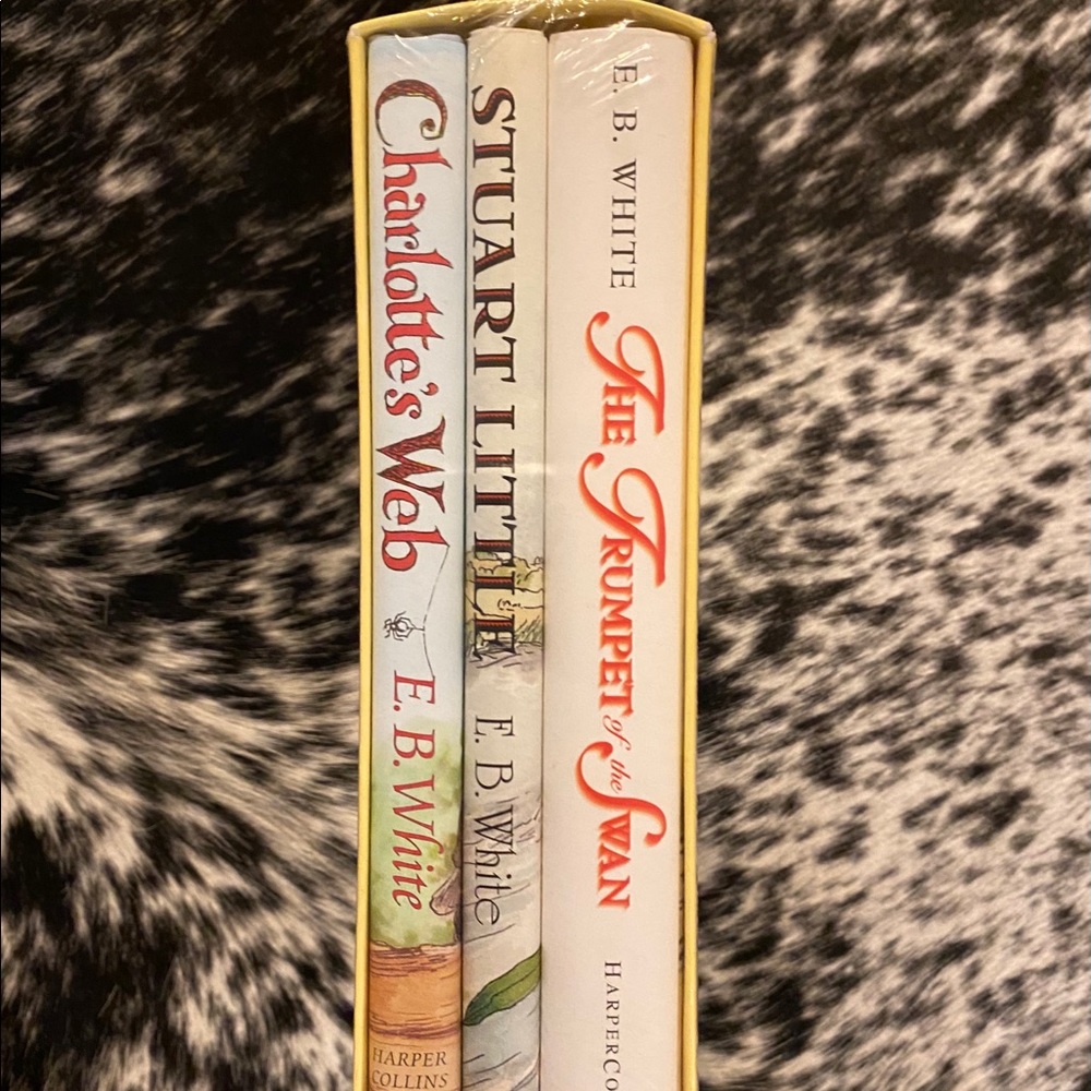 COLLECTABLE NEW E.B WHITE SEALED BOX SET-3 books